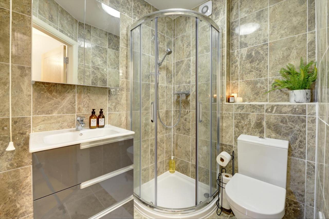 City Centre, 2 Bedroom, Secured Parking, 3 King Bed, Wifi Sleep 6 Guest Comfortable On Three King Size Beds, Jewellery Quarter , Birmingham City Centre , Allocated Secured Parking ภายนอก รูปภาพ