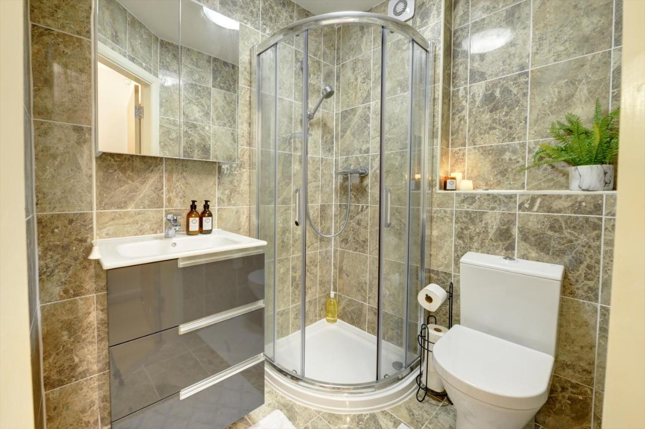 City Centre, 2 Bedroom, Secured Parking, 3 King Bed, Wifi Sleep 6 Guest Comfortable On Three King Size Beds, Jewellery Quarter , Birmingham City Centre , Allocated Secured Parking ภายนอก รูปภาพ