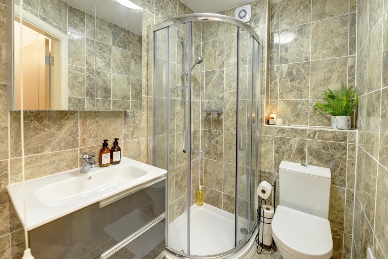 City Centre, 2 Bedroom, Secured Parking, 3 King Bed, Wifi Sleep 6 Guest Comfortable On Three King Size Beds, Jewellery Quarter , Birmingham City Centre , Allocated Secured Parking ภายนอก รูปภาพ