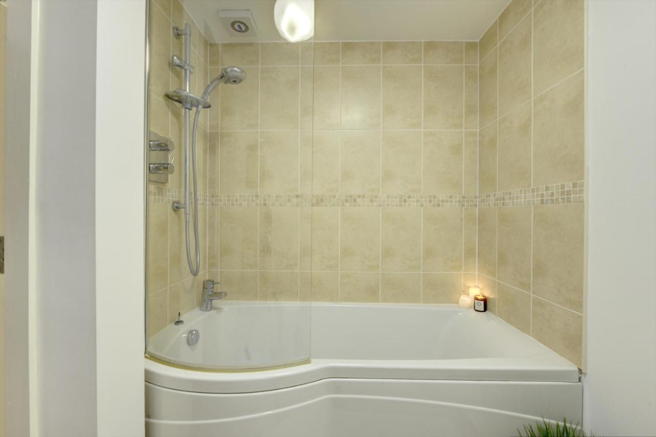 City Centre, 2 Bedroom, Secured Parking, 3 King Bed, Wifi Sleep 6 Guest Comfortable On Three King Size Beds, Jewellery Quarter , Birmingham City Centre , Allocated Secured Parking ภายนอก รูปภาพ