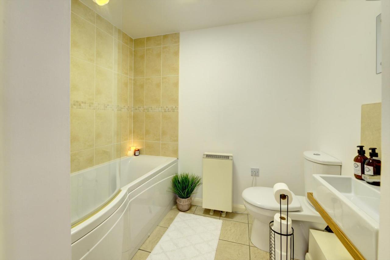 City Centre, 2 Bedroom, Secured Parking, 3 King Bed, Wifi Sleep 6 Guest Comfortable On Three King Size Beds, Jewellery Quarter , Birmingham City Centre , Allocated Secured Parking ภายนอก รูปภาพ